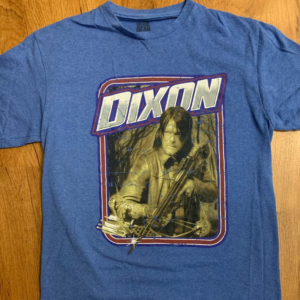 Walking Dead Daryl Dixon tshirt. Size S